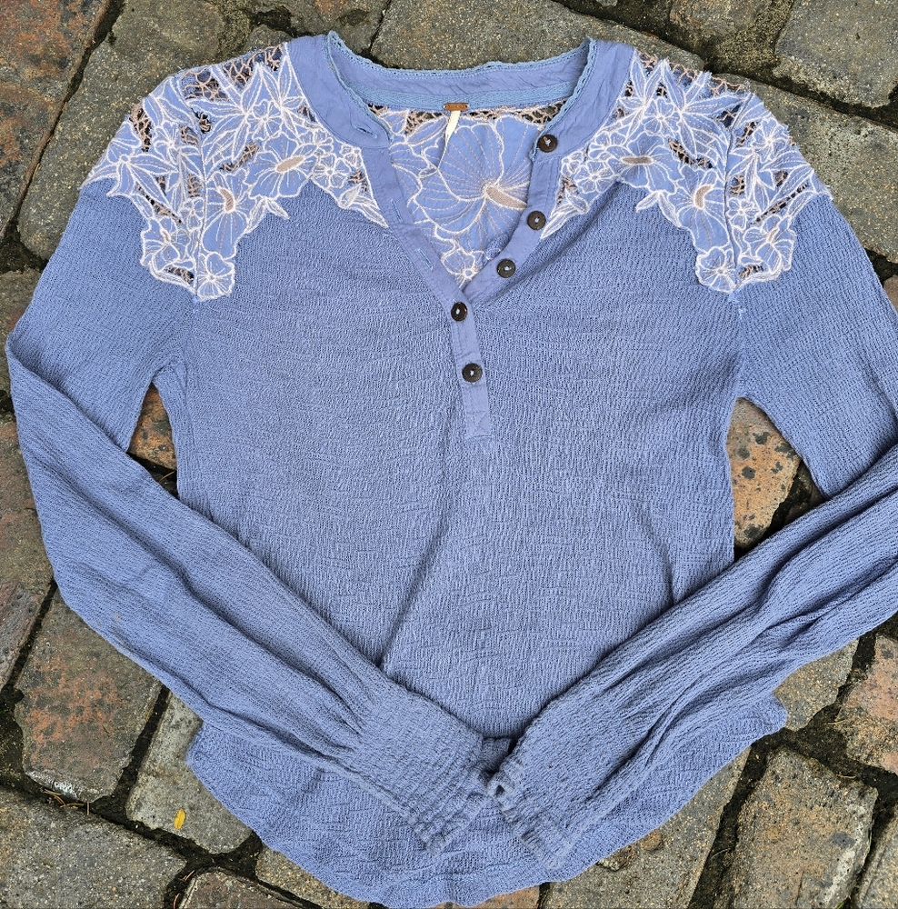 Free People Easy Breezy  Blue Lace Top Size Xs Euc